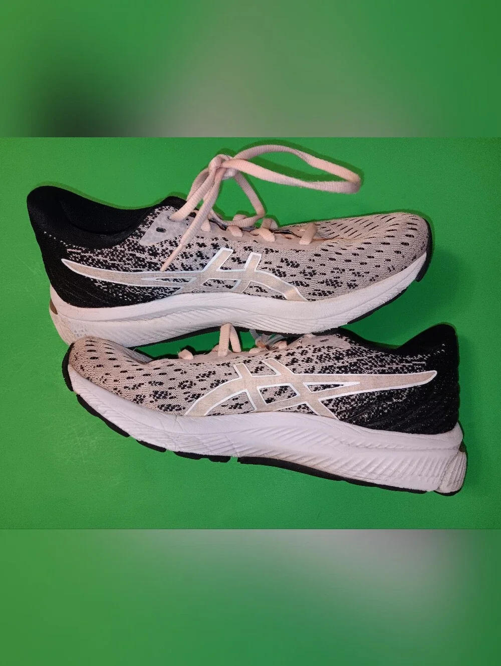 Asics sale pair